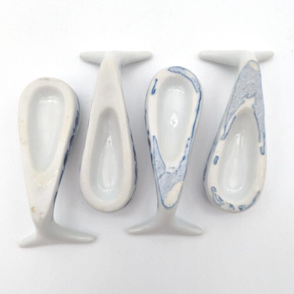 Vintage Porcelain Smiling Whale Salt Cellars Open Salt Pinch Dish Set of Four - Picture 5 of 10